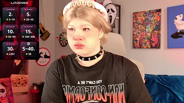 LilithNlsn online show from 06-09-26, 01:01