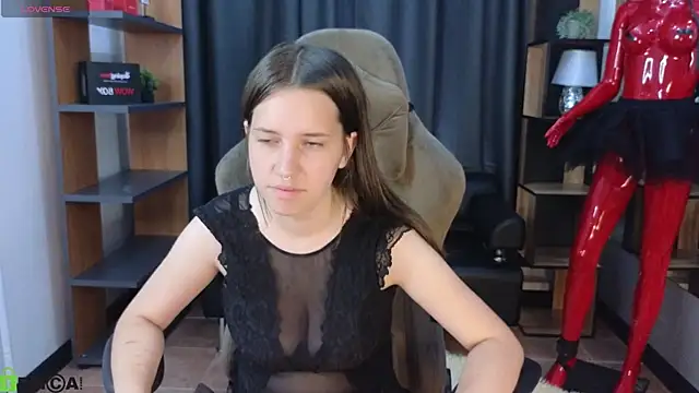 Molly Miavka online show from 06-19-26, 06:40