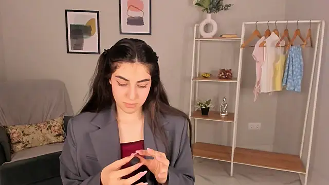 Heily Bennet online show from 03-11-26, 01:17