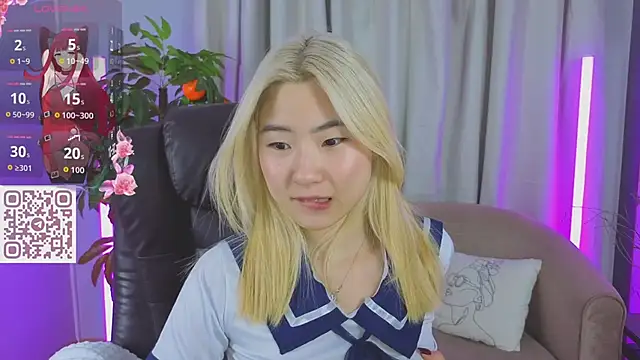 Snapshot of YunnaLuv chatting on 03-08-26, 01:03 YunnaLuv online show from 03-08-26, 01:03