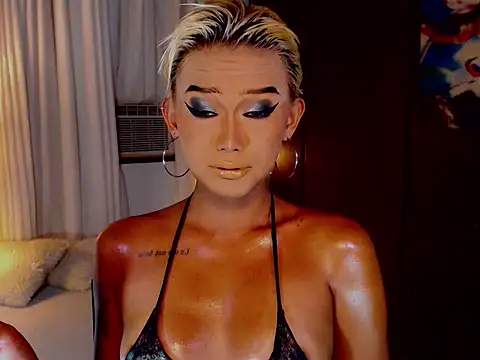 xXLustFullTransXx online show from 06-30-26, 03:35