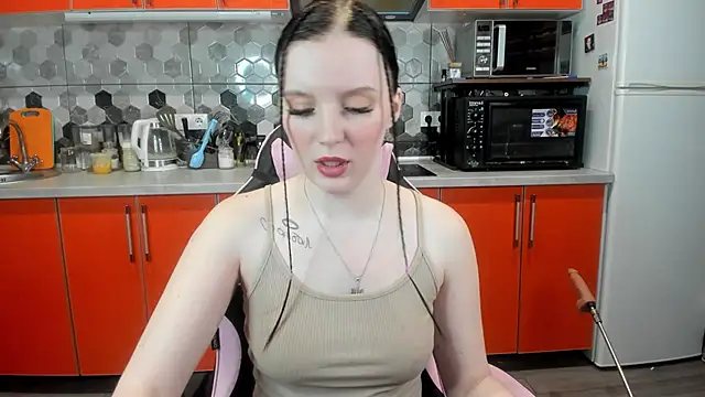 Mary Blu online show from 02-01-25, 06:08