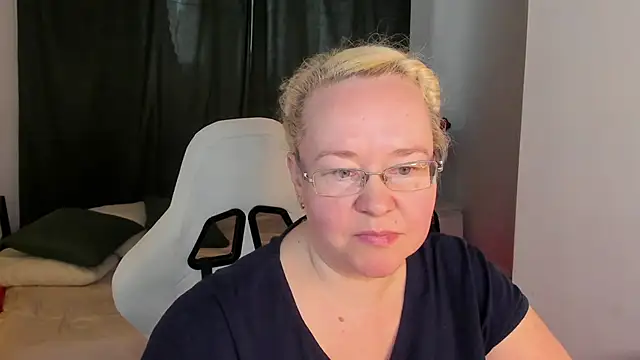 ViolaSmithh online show from 04-24-26, 08:50