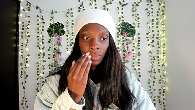 yoursweetsin16 online show from 04-23-26, 02:52