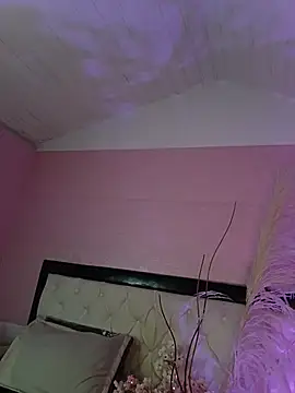 Emily Roussee online show from 04-27-26, 11:41