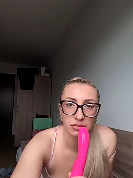 Snapshot of malinalli_a chatting on 03-30-26, 12:17 malinalli a online show from 03-30-26, 12:17