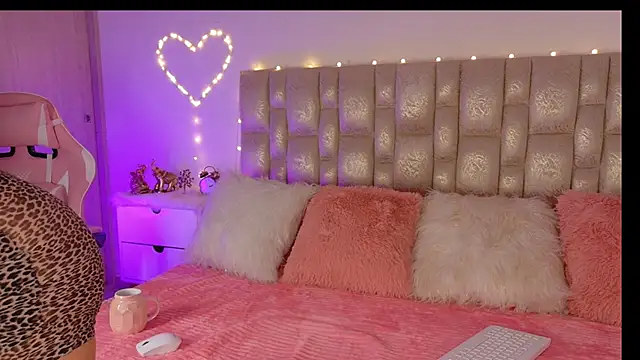 BlossomNicol online show from 03-14-26, 05:13