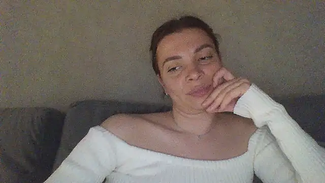 Luna2547 online show from 04-26-26, 06:16