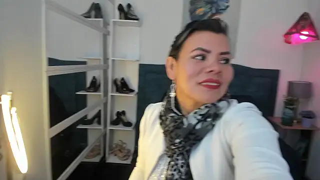 KiaraXMilf online show from 03-21-26, 11:37