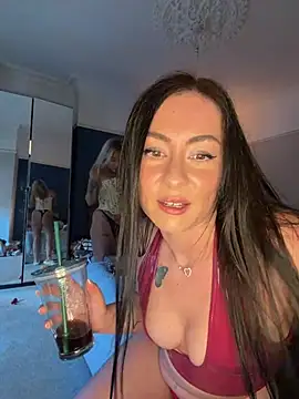 CherryVenomm online show from 04-05-26, 05:54