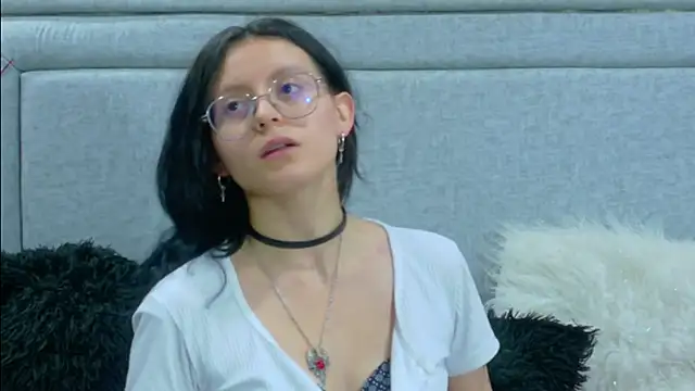 Naomimolie online show from 04-16-26, 12:28