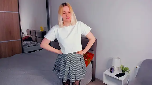 Snapshot of AveIinaStromain chatting on 03-14-26, 05:57 AveIinaStromain online show from 03-14-26, 05:57