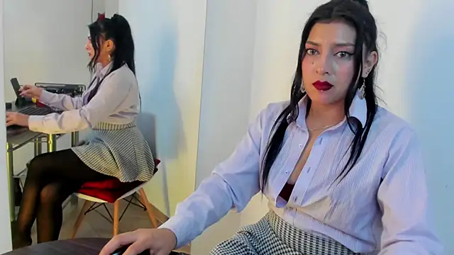 jaade doll online show from 04-18-26, 07:07