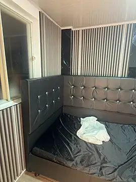 Snapshot of ManuelaVeeleez chatting on 05-30-26, 04:09 ManuelaVeeleez online show from 05-30-26, 04:09