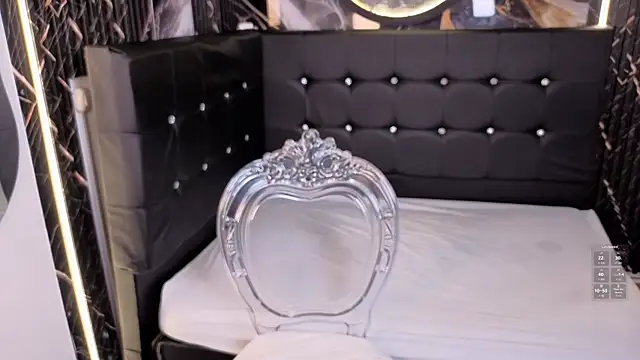 Snapshot of ManuelaVeeleez chatting on 06-06-26, 03:44 ManuelaVeeleez online show from 06-06-26, 03:44