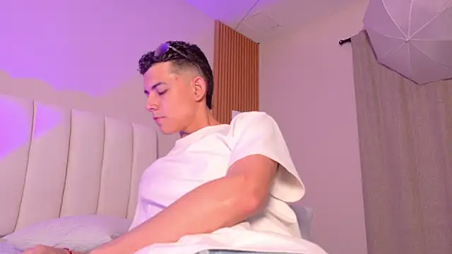 nicocrown online show from 03-26-26, 07:41