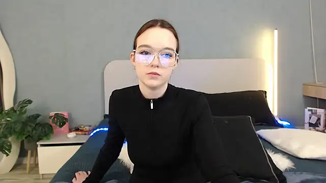 SunyLily online show from 04-19-26, 06:02