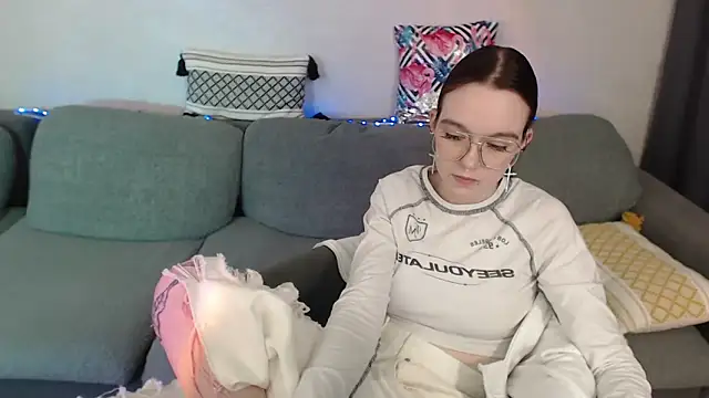 SunyLily online show from 04-29-26, 06:17