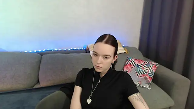 Snapshot of SunyLily chatting on 05-03-26, 06:08 SunyLily online show from 05-03-26, 06:08
