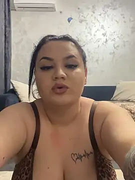 julietalovee online show from 04-26-26, 05:21