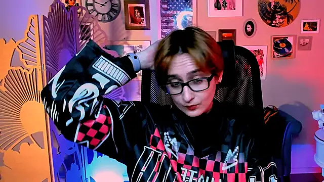 LixeLuna online show from 04-26-26, 06:22