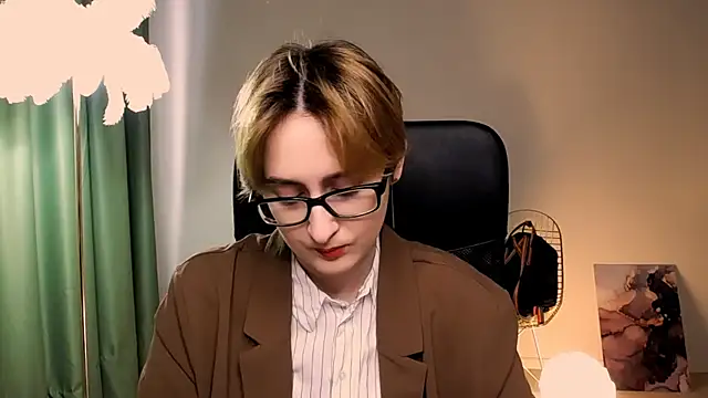 LixeLuna online show from 04-28-26, 06:29