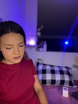 Snapshot of Ame_Desire chatting on 05-14-26, 11:44 Ame Desire online show from 05-14-26, 11:44