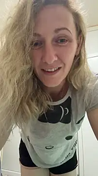 Secret Ladyx online show from 04-18-26, 08:42