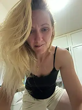 Secret Ladyx online show from 06-17-26, 07:37