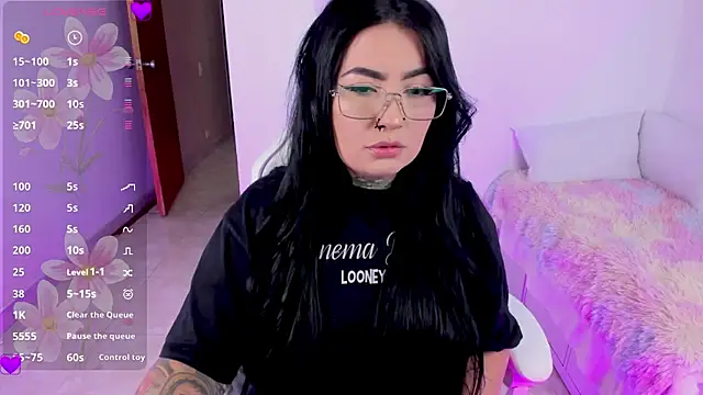 Snapshot of heeyy_kitty chatting on 07-11-26, 05:59 heeyy kitty online show from 07-11-26, 05:59