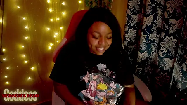 Snapshot of Goddess_MercedesRedd chatting on 07-24-26, 04:16 Goddess MercedesRedd online show from 07-24-26, 04:16