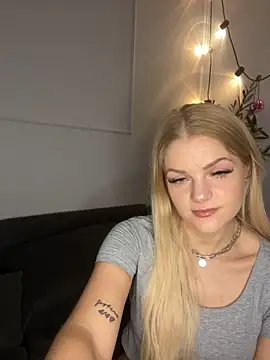 Luna-Noire online show from 03-10-26, 07:41