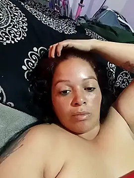 Snapshot of lizcata chatting on 04-07-26, 02:06 lizcata online show from 04-07-26, 02:06