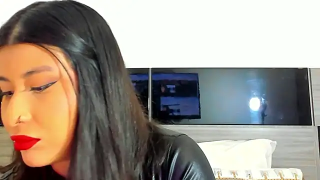 DaphneWayne online show from 04-15-26, 07:58