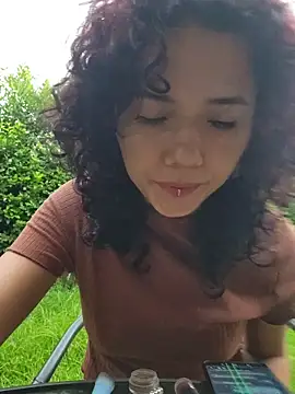 Isabella Stark online show from 04-24-26, 11:45