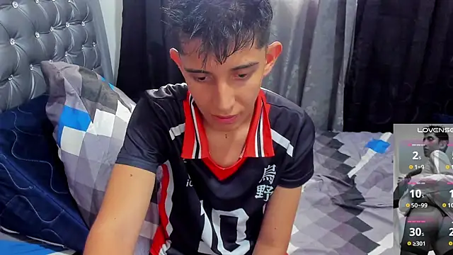 gomitaboy1 online show from 04-11-26, 07:40