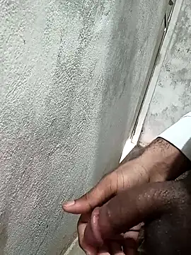 Snapshot of rockmen04 chatting on 03-05-26, 06:31 rockmen04 online show from 03-05-26, 06:31