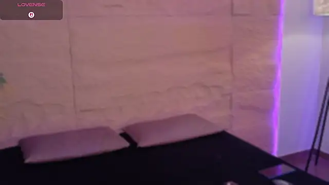 Snapshot of Osiriss_ chatting on 05-09-26, 10:15 Osiriss online show from 05-09-26, 10:15