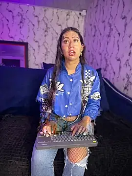 Lunaliaa  online show from 04-26-26, 05:49