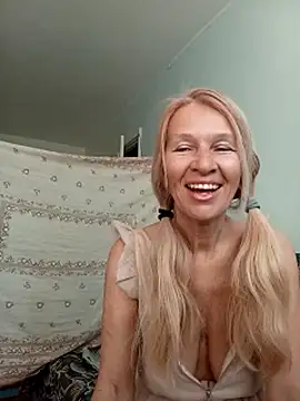 ViktoriaSexi1 online show from 04-24-26, 04:48