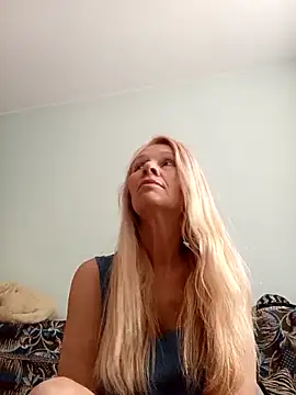 ViktoriaSexi1 online show from 04-25-26, 07:55