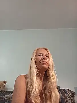 ViktoriaSexi1 online show from 05-27-26, 08:50