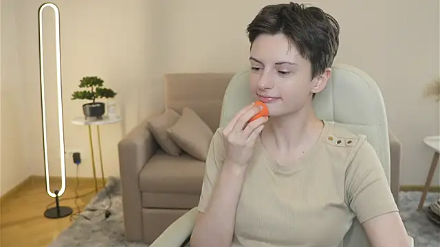 OrphaHayashi online show from 03-11-26, 09:26