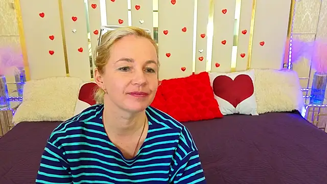 Snapshot of Alaska_Si chatting on 03-09-26, 09:02 Alaska Si online show from 03-09-26, 09:02