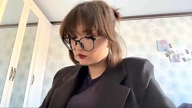 Bella Voraesynd online show from 03-10-26, 12:10