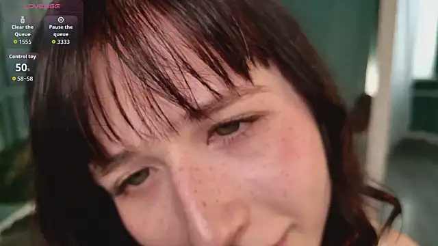 Snapshot of MutedMood_ chatting on 08-01-26, 12:15 MutedMood online show from 08-01-26, 12:15