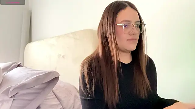 Sarahhh 0 online show from 03-04-26, 08:15