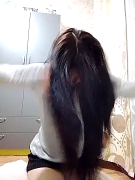 HollyXMolly online show from 03-10-26, 05:51