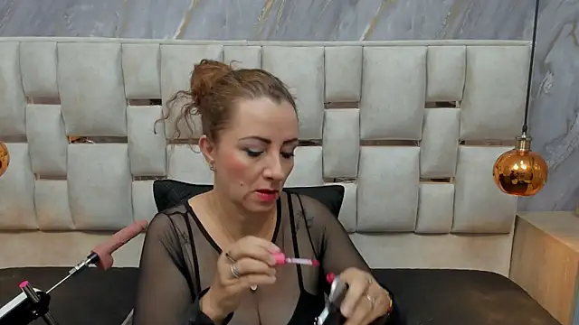 Snapshot of Milf_Drip chatting on 05-28-26, 12:24 Milf Drip online show from 05-28-26, 12:24