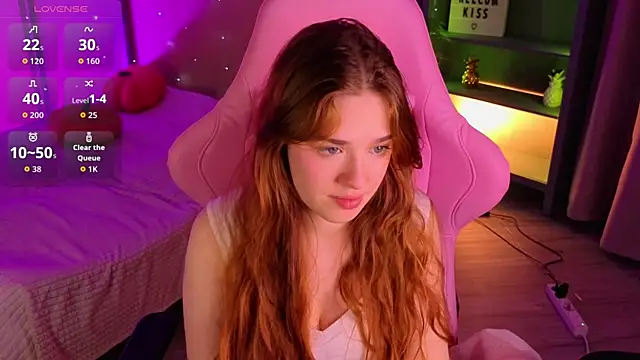 TiffanyVex online show from 04-28-26, 03:50